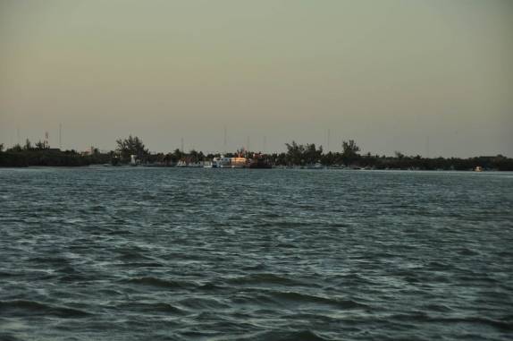 As águas mais escuras do Golfo do México, a caminho da ilha de Holbox, no norte do Yucatán, no México